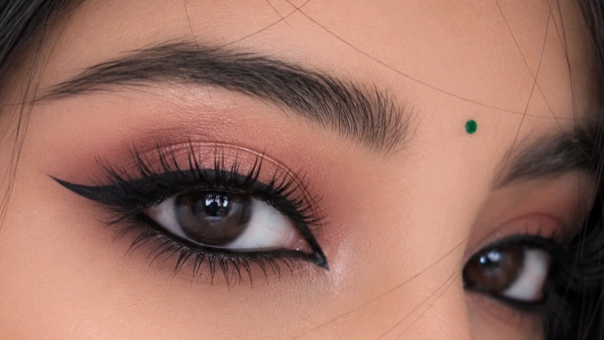 South Indian woman wearing elegant occasion makeup